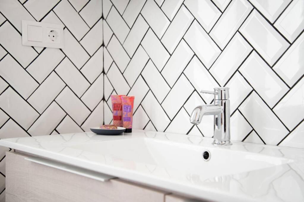 Stylish Decorated Apartment In Kolonaki Athén Kültér fotó
